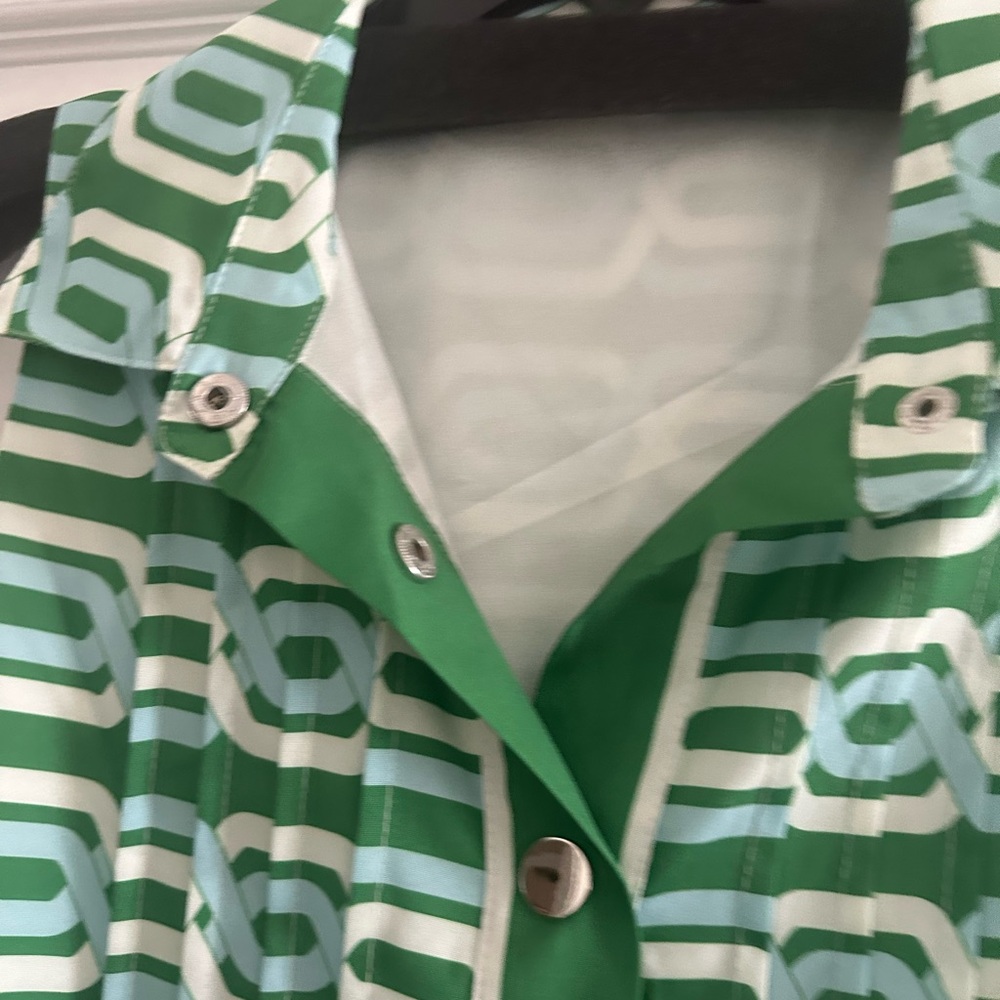 THML Green Geometric Button-Up Blouse - Picture 2 of 5